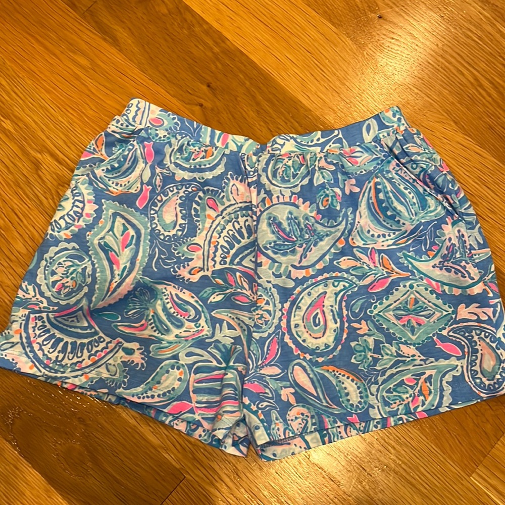 Lilly Pulitzer girl’s short. Perfect condition. Cotton elastic waist short.
